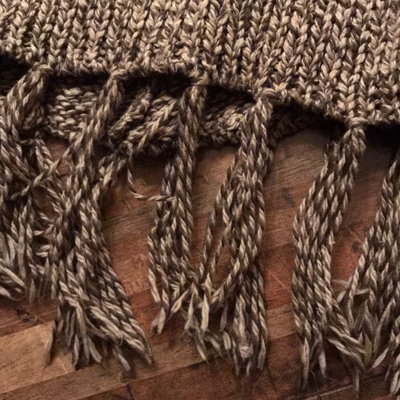 Poncho - Picture 3 of 3